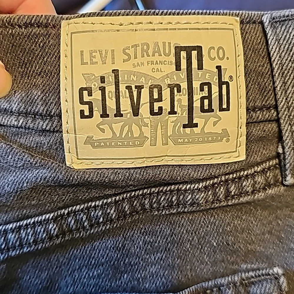 Silver Tab Levi mom jeans - Picture 5 of 8
